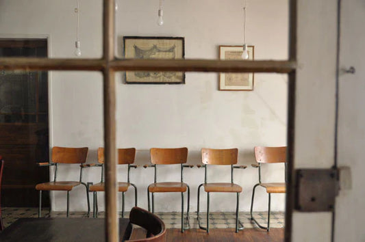 スタッキングアームチェア