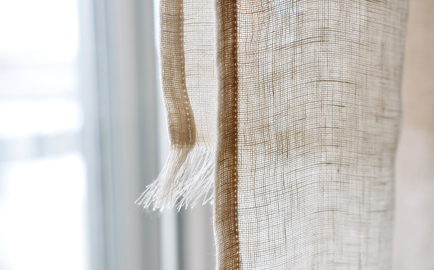 1㎡わずか90g。ひときわ軽やかな「Open Weave Linen」