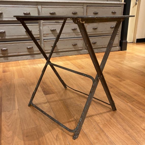 ガーデンテーブル