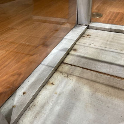 ペイントガラスショーケース