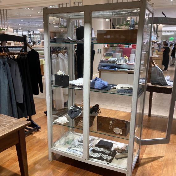 ペイントガラスショーケース