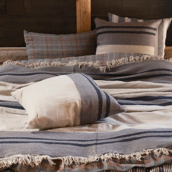 クッションカバー　ブラックハウス